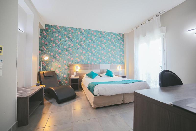 Holidays & Work HOTEL - image 36