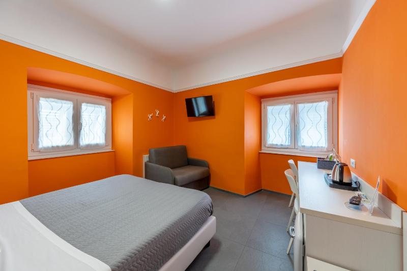 Standard Double or Twin Room image 2