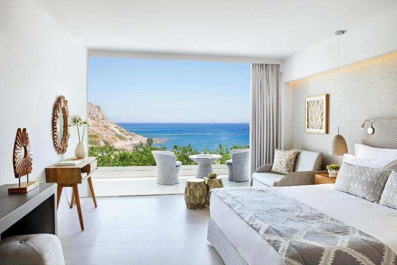 Superior Triple Room with Sea View image 1