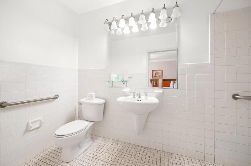 2 Bedroom Apartment image 2