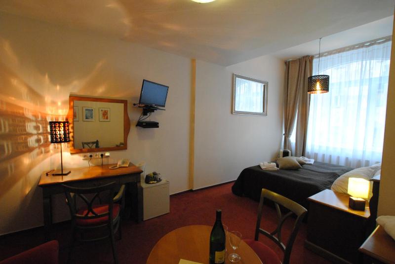 Superior Double or Twin Room image 4