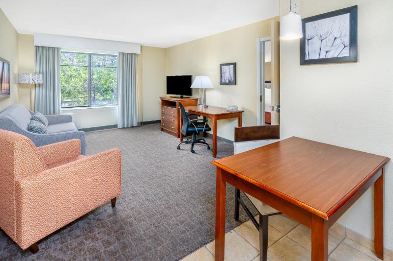 One-Bedroom King Suite - Non-Smoking image 4