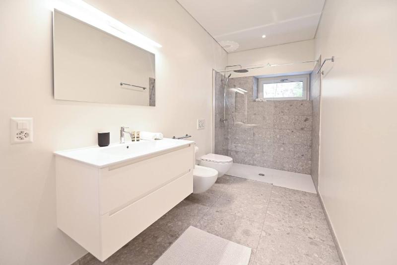Luxury Central Suite Garden in Lugano - image 8
