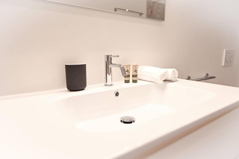 Luxury Central Suite Garden in Lugano - image 4