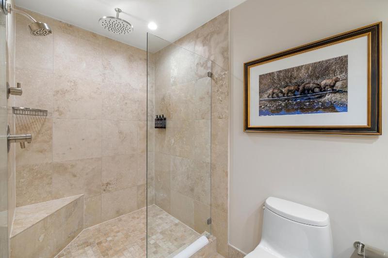 Premier King Guestroom with Fireplace image 2