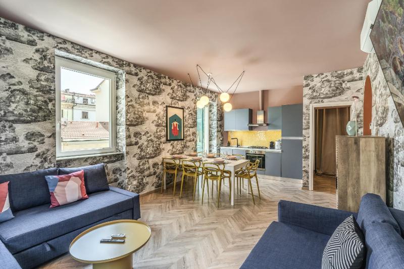 DowntownSRL- Cinque Terre Swing - image 7