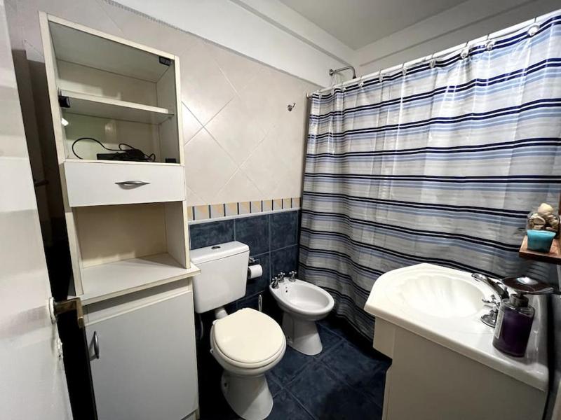 Alójate en Recoleta en este Cómodo Departamento 2 Ambientes - image 9
