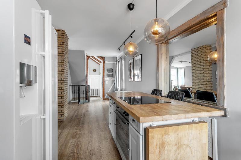 Cozy Studio Apartment in the Heart of Reykjavik - image 7