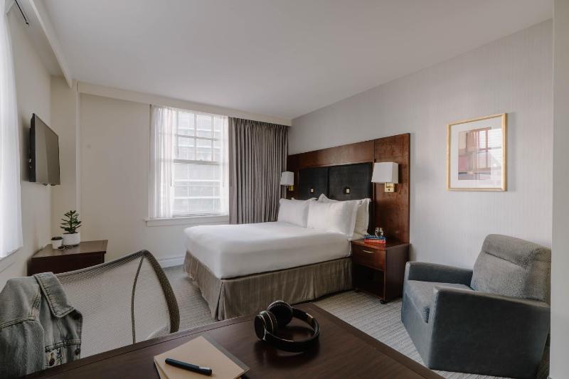 Club Quarters Hotel in Houston - image 35