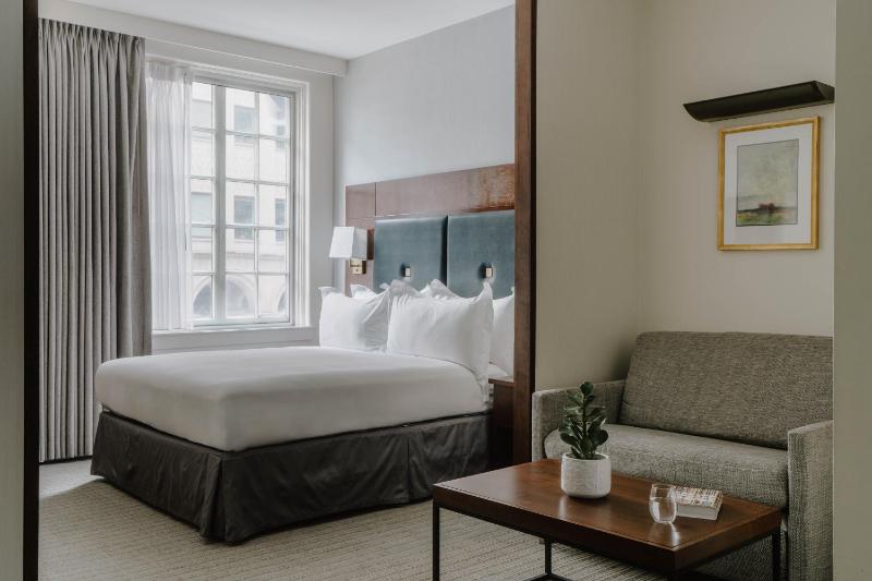 Club Quarters Hotel in Houston - image 4