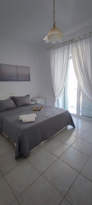 White Beach Appartment Images