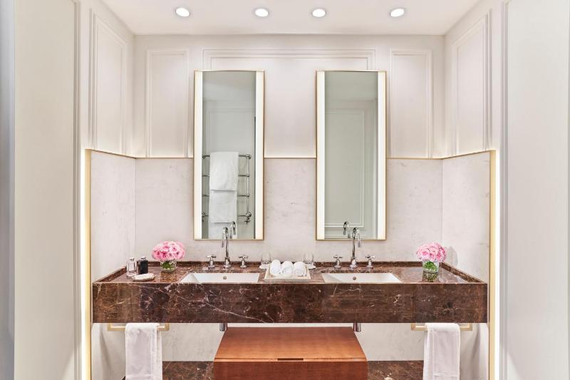 Superior Room image 4