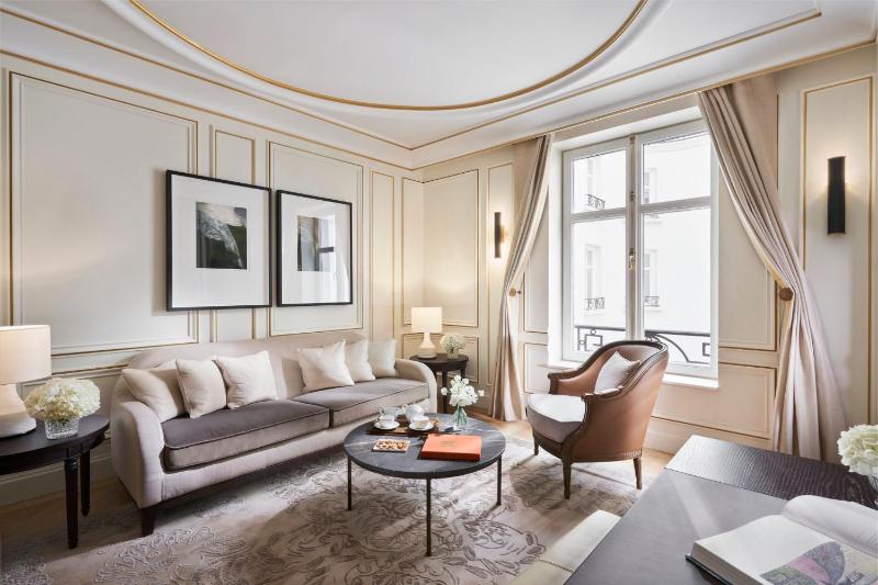 Palm Court Suite image 3