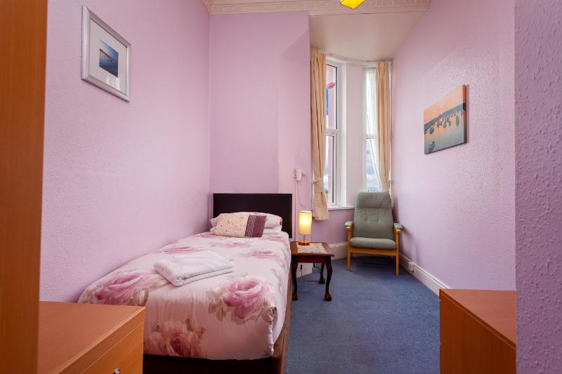 Single Room image 1