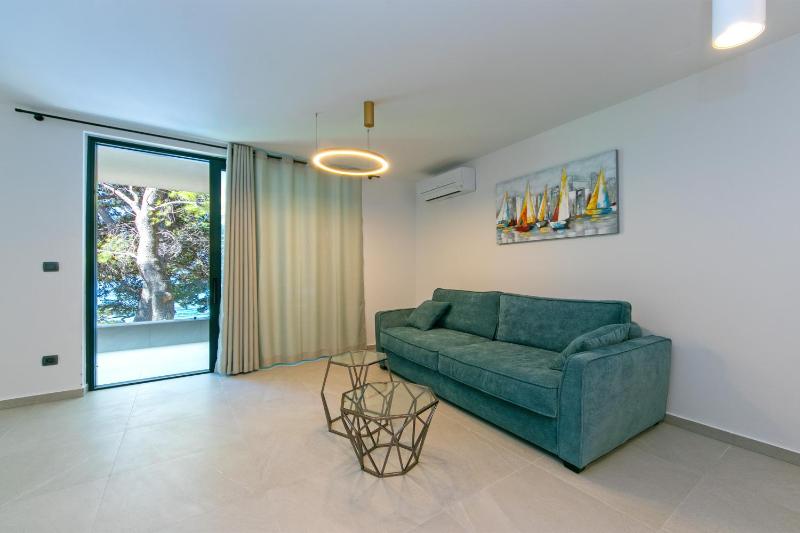 Family friendly seaside apartments Brela Makarska - 6007 - image 26