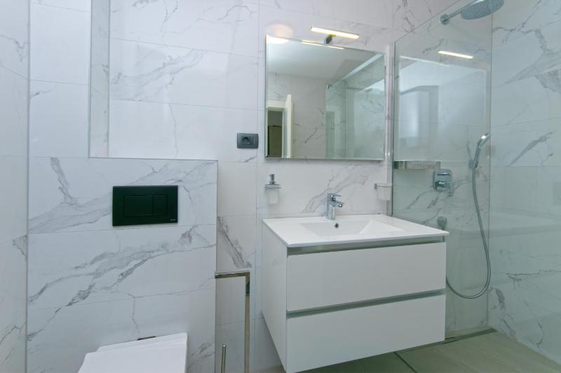 Family friendly seaside apartments Brela Makarska - 6007 - image 16