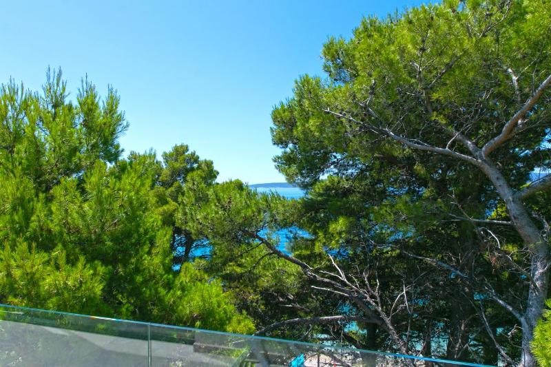 Family friendly seaside apartments Brela Makarska - 6007 - image 34