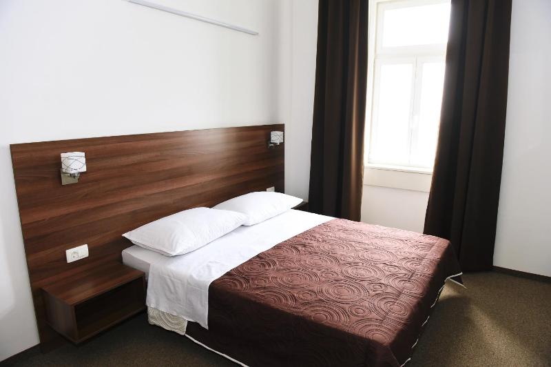 Riva Rooms - image 15
