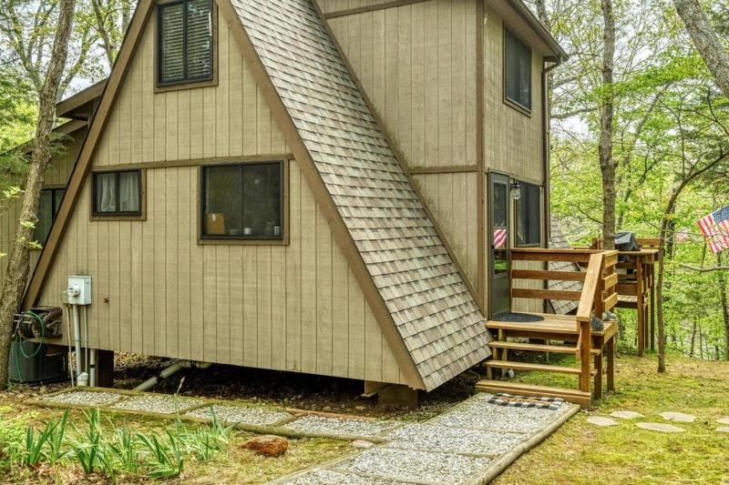 Two-Bedroom House image 4