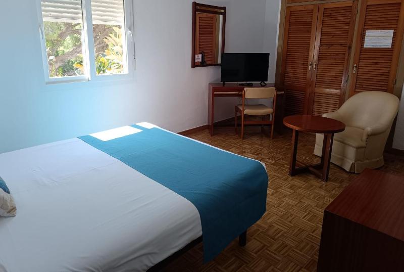Double Room image 3