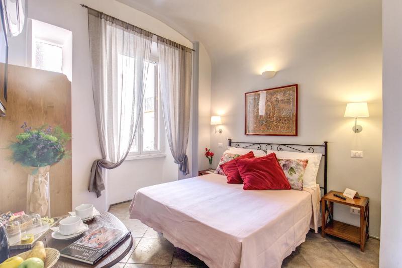 Standard Double Room image 4