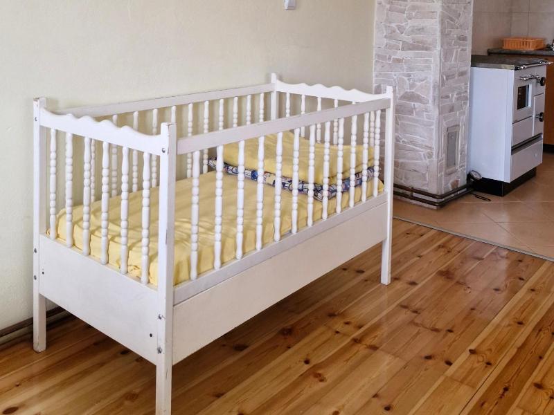 One-Bedroom Apartment image 2