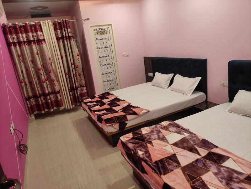 Radha Shree Home Stay - image 12