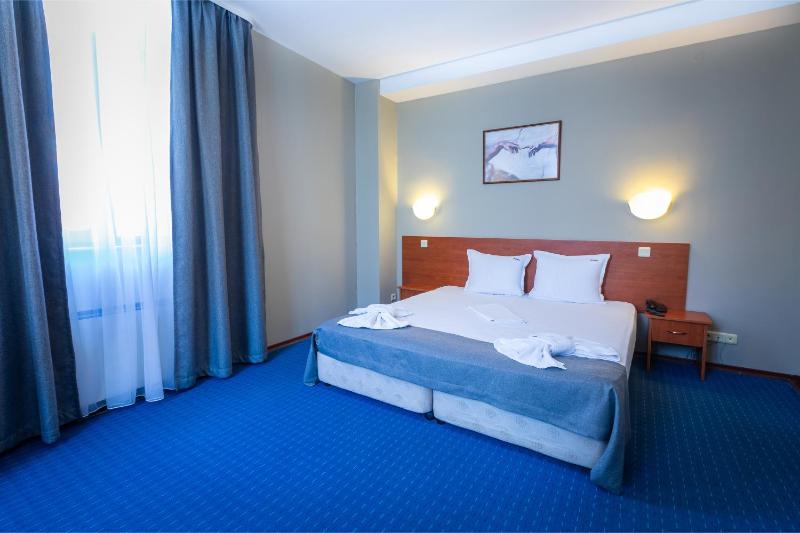 One-Bedroom Apartment image 1