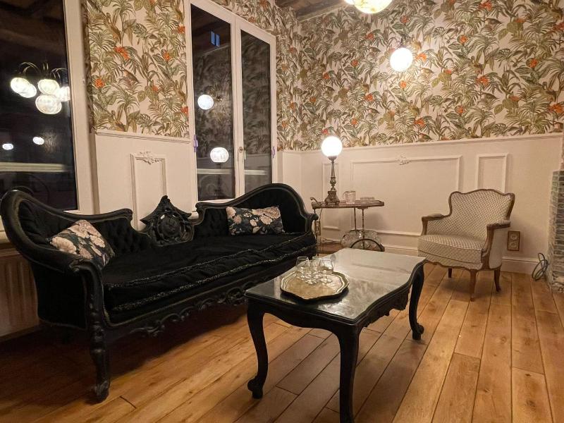 La Petite Foret Art Deco Apartment in Brussels - image 11