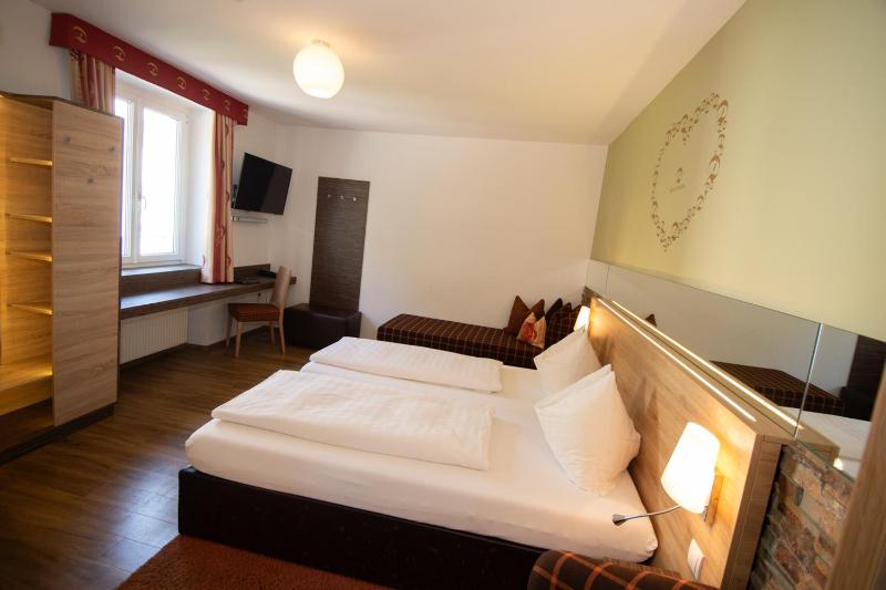 Double Room image 1