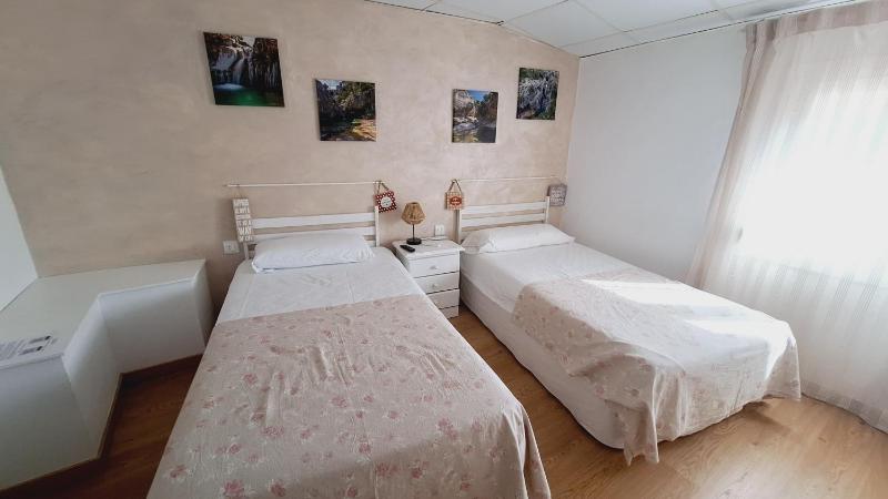 Double Room image 4