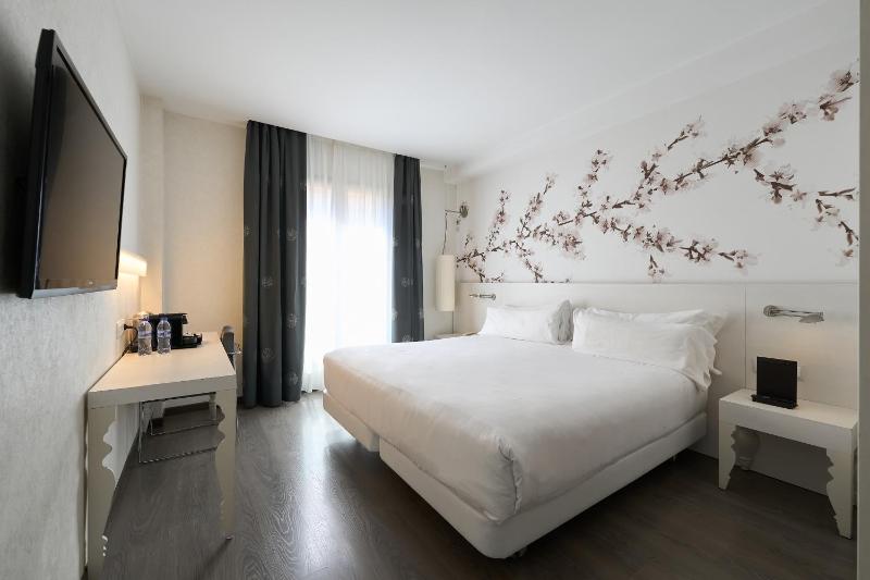 Superior Double or Twin Room image 1