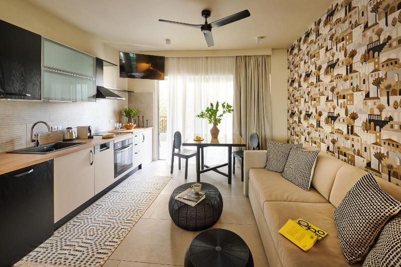 Rastoni Acropolis Uniquely Located Stylish Apartments - image 7