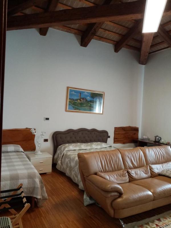 Quadruple Room image 3