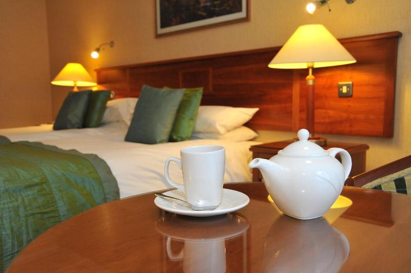 Twin Room image 2