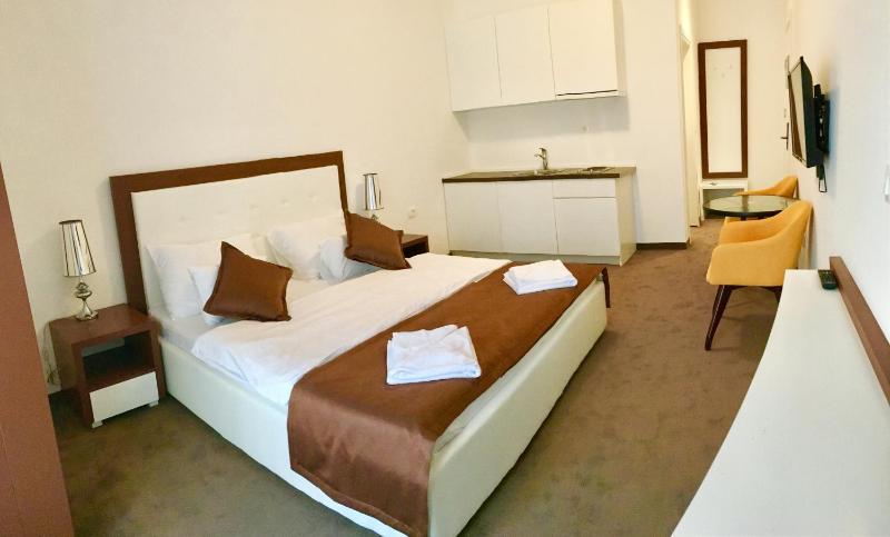 Standard Double Room image 2