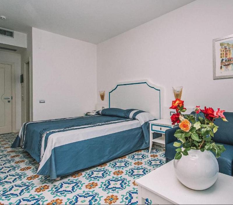 Standard Triple Room image 1