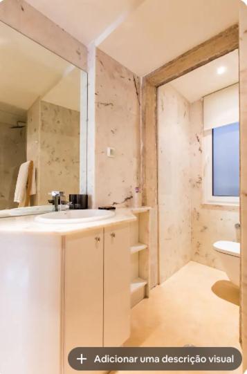 Living Bairro Alto III - image 9
