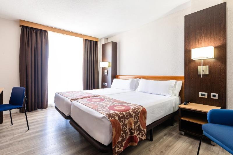 Double Room image 1