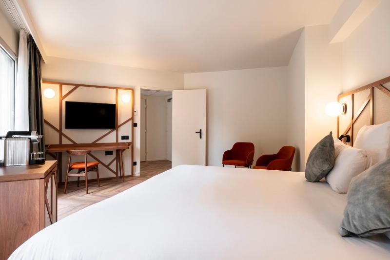 Privilege Double Room image 2