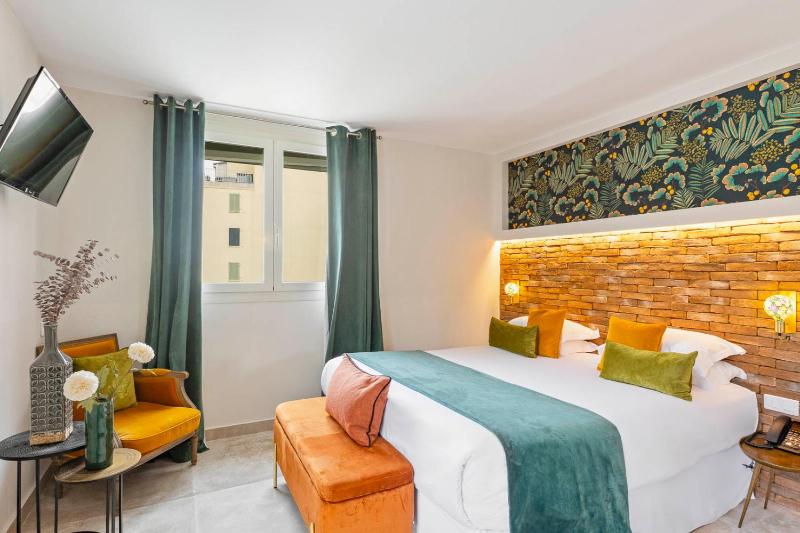 Junior Suite (2 Adults) image 4