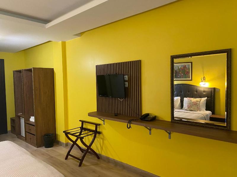 Standard Double Room image 3