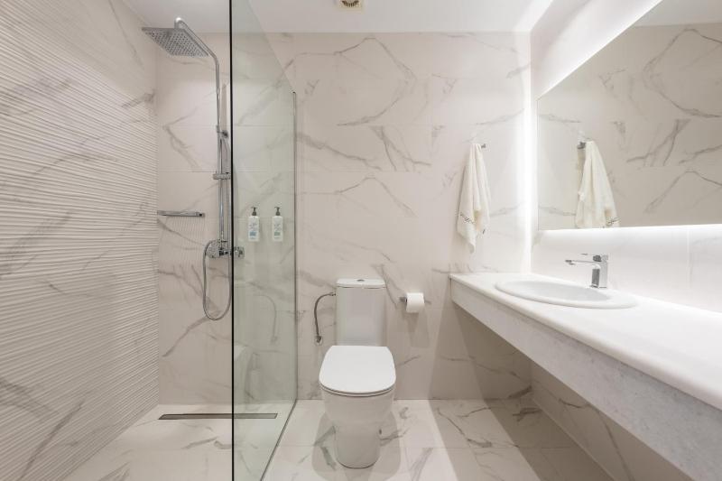 Superior Double Room image 4