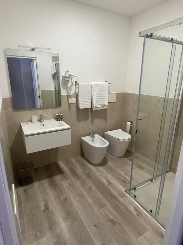 Superior Double Room image 3