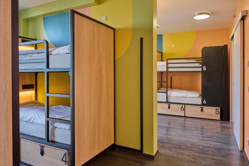 Bed in 8-Bed Dormitory Room image 3