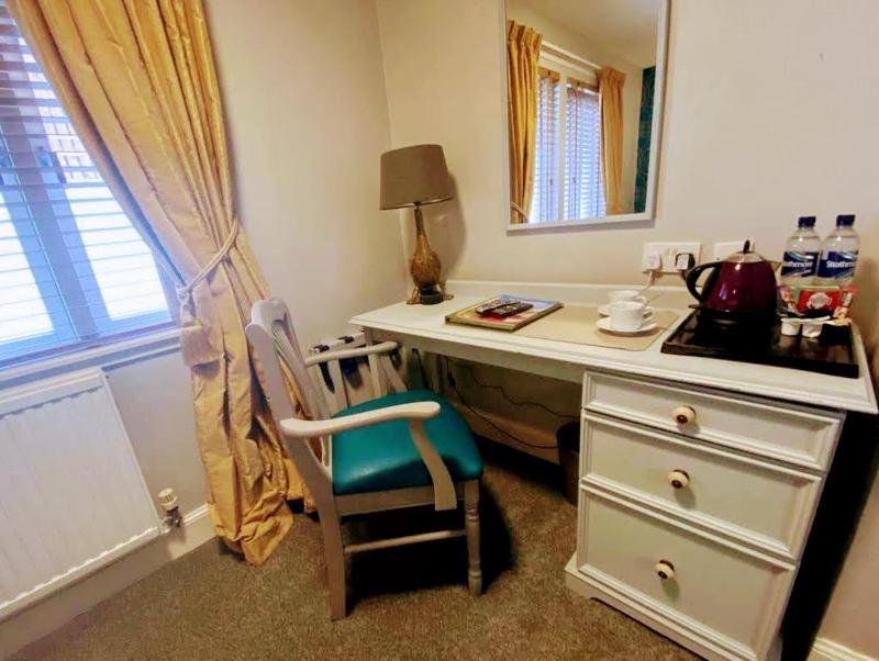 Economy Double Room image 2