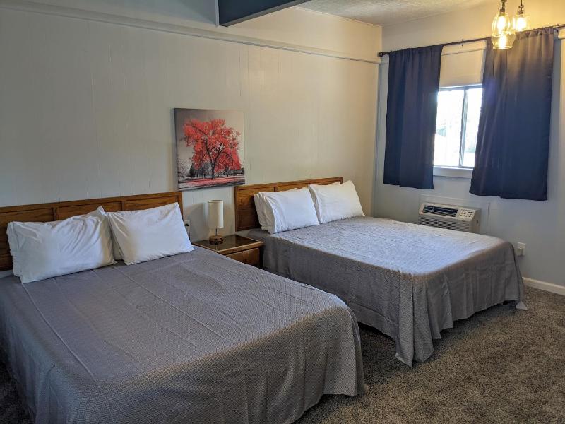 Standard Double Room image 3