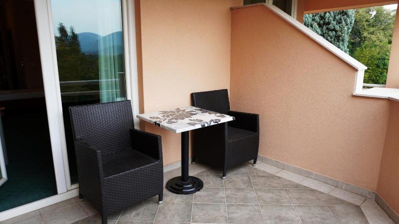 Twin Room with Balcony image 3