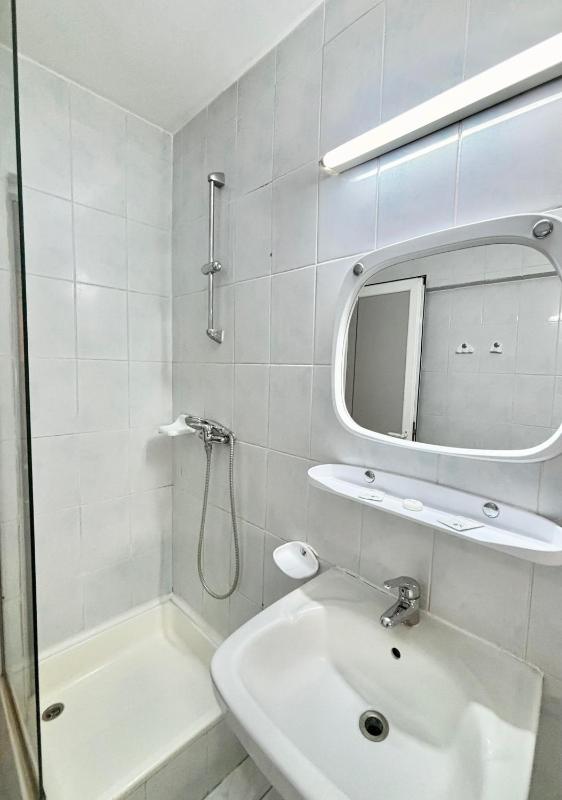 Standard Double or Twin Room image 4