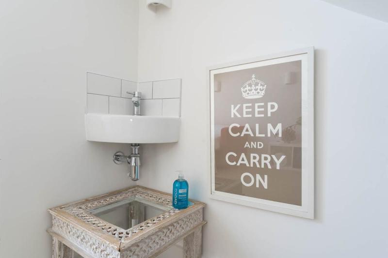 Host & Stay - Grove Townhouse - image 20